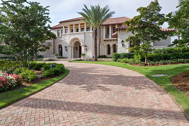 Best Driveway Paving Contractor  in Hueytown, AL